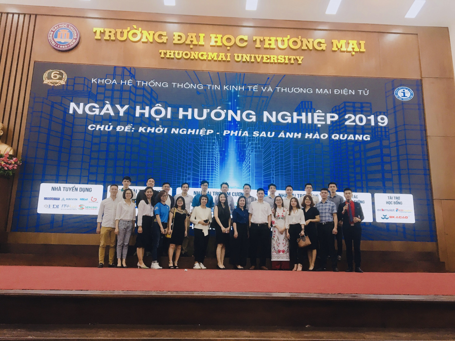 THÔNG CÁO BÁO CHÍ NGÀY HỘI HƯỚNG NGHIỆP 2019 – LẦN THỨ VI  KHOA HỆ THỐNG THÔNG TIN KINH TẾ & THƯƠNG MẠI ĐIỆN TỬ  TRƯỜNG ĐẠI HỌC THƯƠNG MẠI